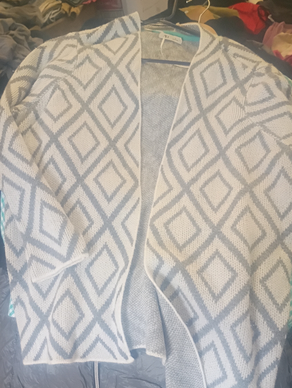 Open-Front Geometric Knit Cardigan - Light Gray & White